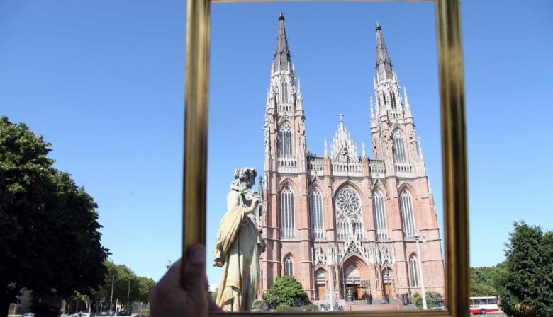 Fuerte caída de la actividad turística en La Plata: 11% interanual en segundo trimestre