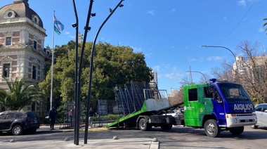 ¡Chau cuarentena!: Barrios de Pie convocó para este mediodía a “abrazar la Gobernación” apoyando a Axel